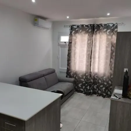 Practical And Versatile Studio In Msida, Perfect For Travelers