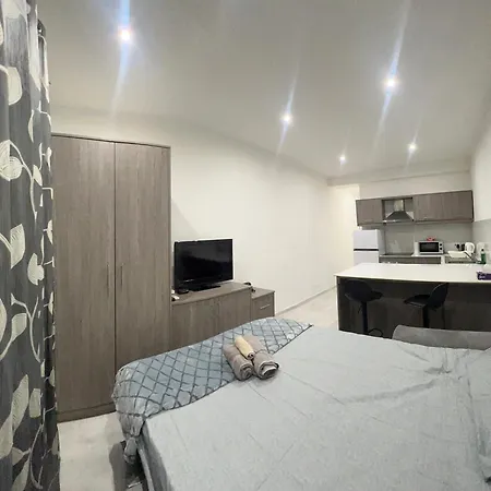 Practical And Versatile Studio In Msida, Perfect For Travelers Lägenhet *